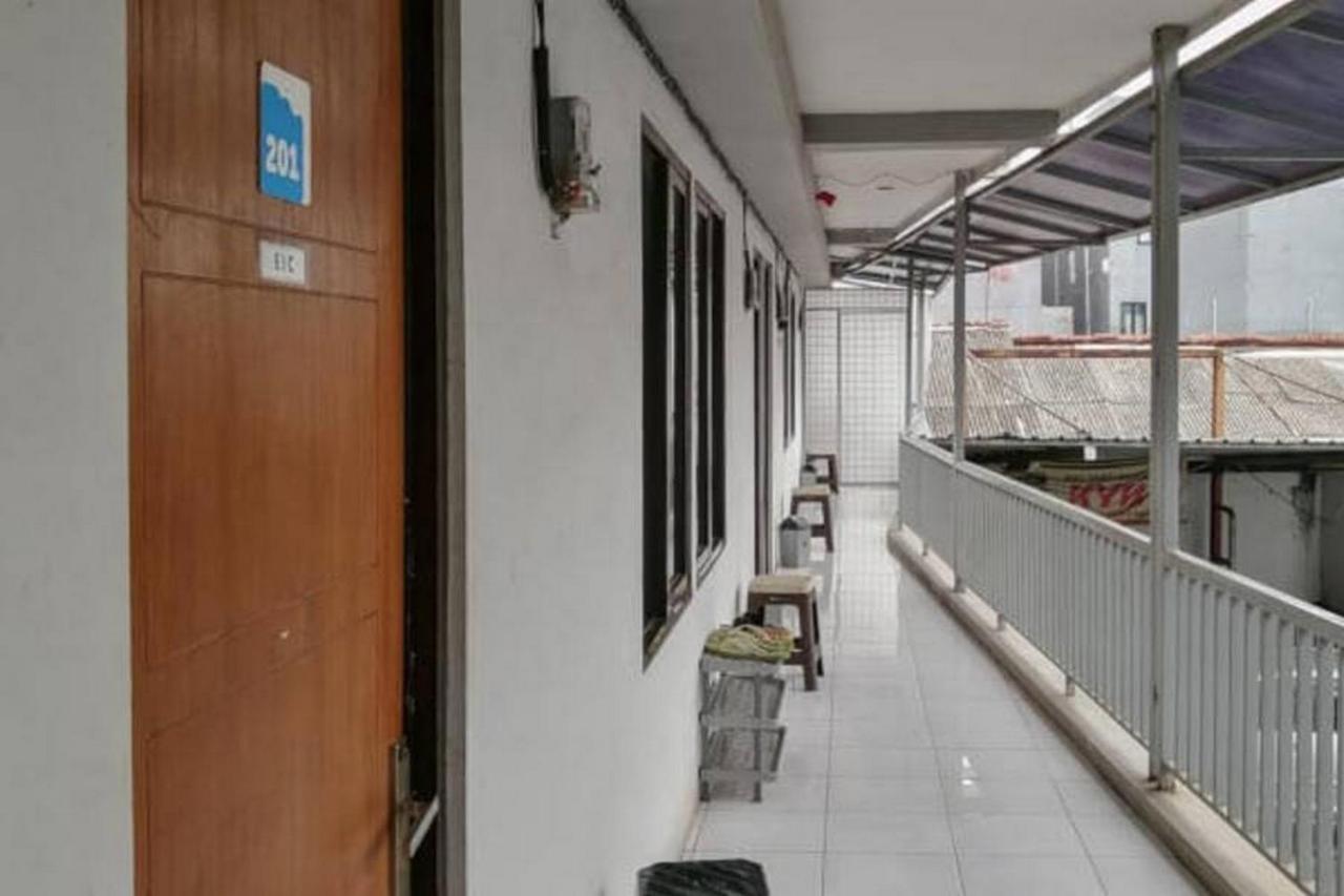 Laponca Residence Pondok Cabe Syariah Redpartner Buaran Extérieur photo